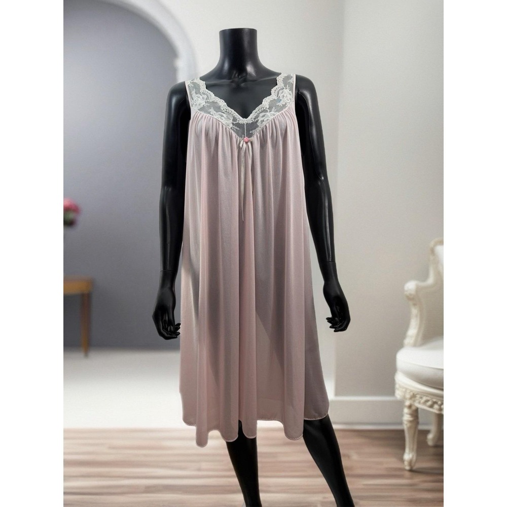 Vintage‎ Carriage Court Pink Nylon Nightgown Lace Trim One Size